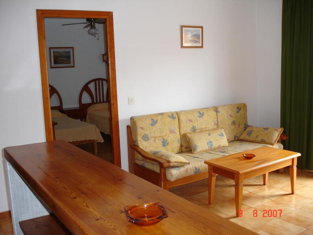 Apartamentos Vista Al Puerto Σαν Αντόνιο Δωμάτιο φωτογραφία