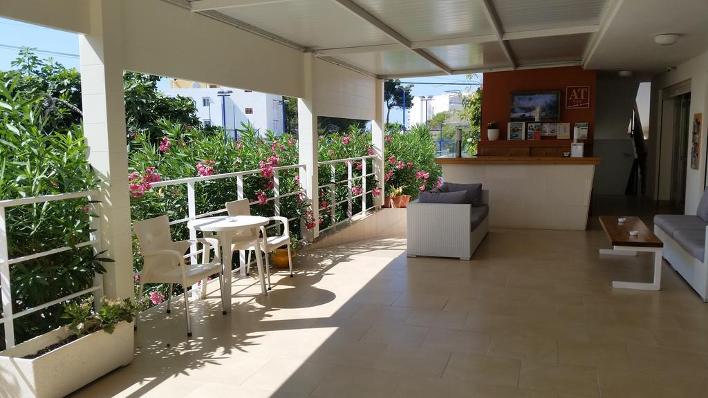 Apartamentos Vista Al Puerto Σαν Αντόνιο Εξωτερικό φωτογραφία