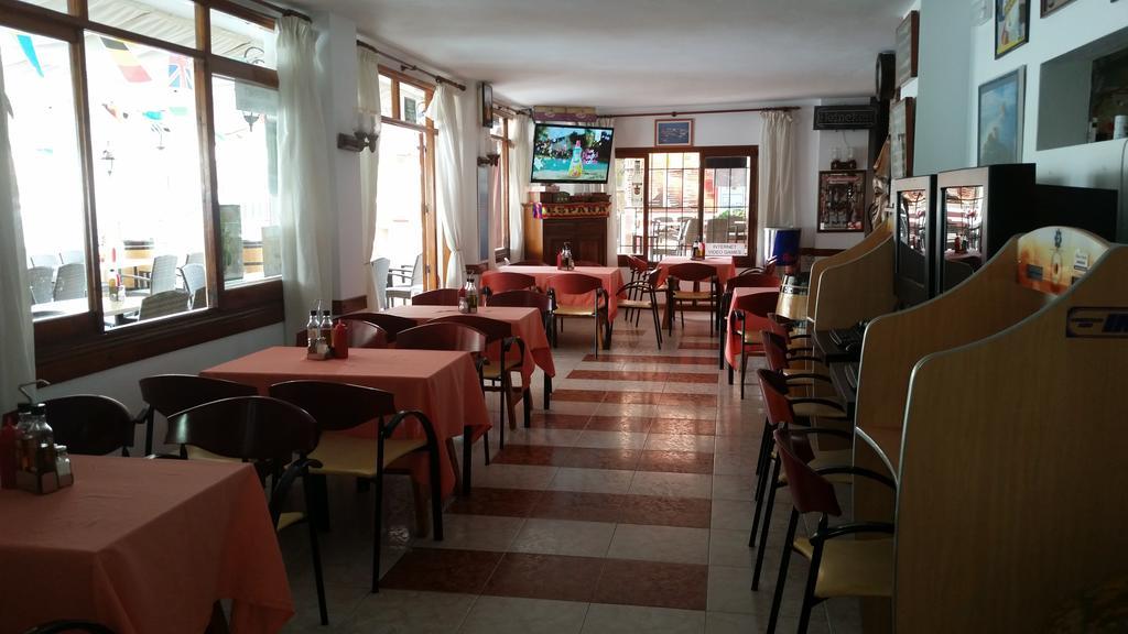 Apartamentos Vista Al Puerto Σαν Αντόνιο Δωμάτιο φωτογραφία