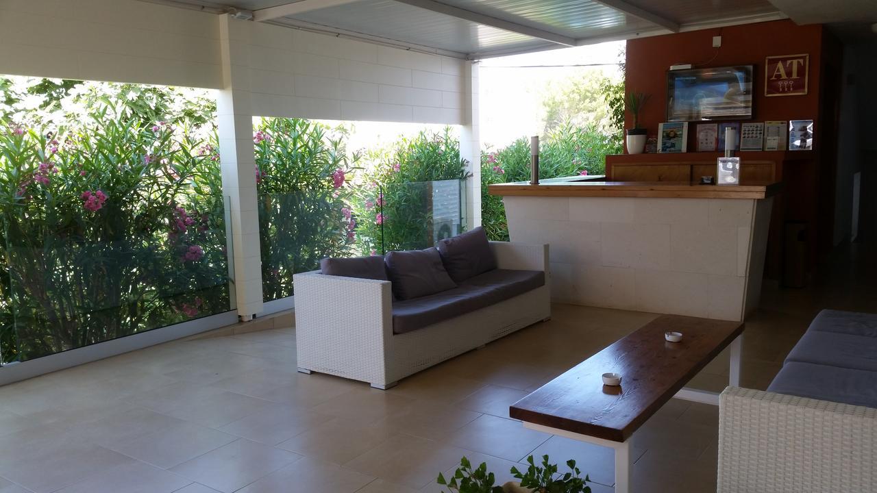 Apartamentos Vista Al Puerto Σαν Αντόνιο Εξωτερικό φωτογραφία