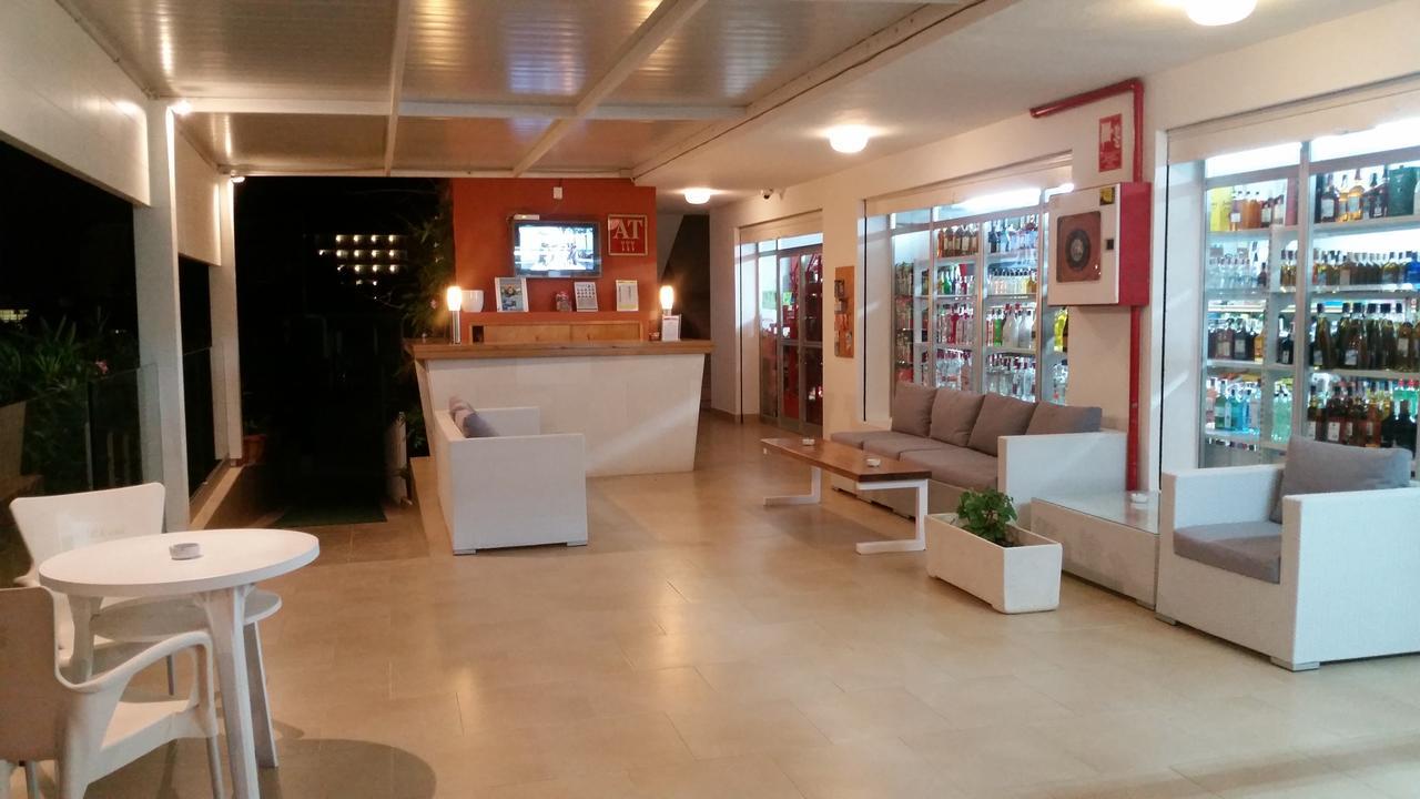 Apartamentos Vista Al Puerto Σαν Αντόνιο Εξωτερικό φωτογραφία