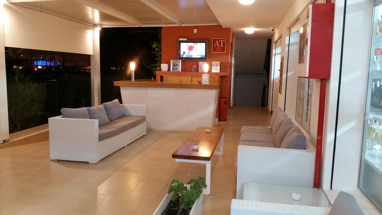Apartamentos Vista Al Puerto Σαν Αντόνιο Εξωτερικό φωτογραφία
