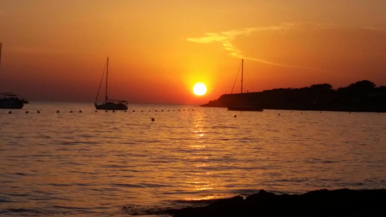 Apartamentos Vista Al Puerto Σαν Αντόνιο Εξωτερικό φωτογραφία